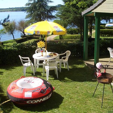 Beau-Rivage Du Lac De Pareloup Hotel Salles-Curan Esterno foto