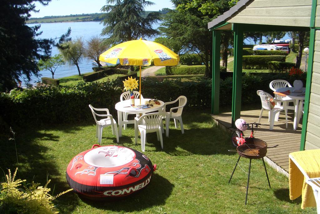 Beau-Rivage Du Lac De Pareloup Hotel Salles-Curan Esterno foto