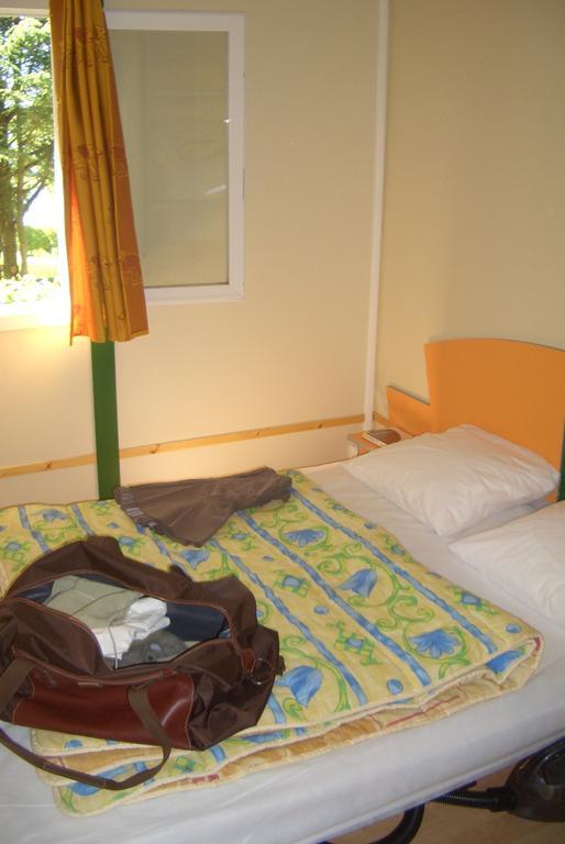 Beau-Rivage Du Lac De Pareloup Hotel Salles-Curan Esterno foto