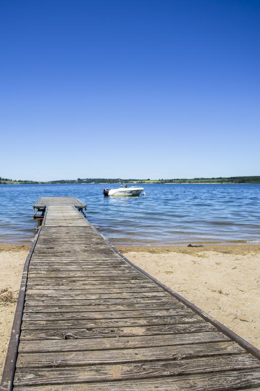 Beau-Rivage Du Lac De Pareloup Hotel Salles-Curan Esterno foto